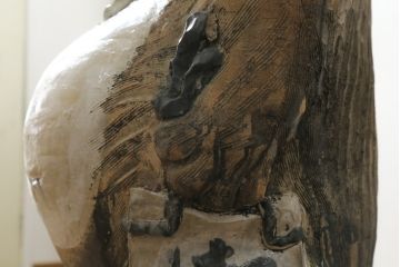 時代物　信楽焼　特大144cm　素朴な質感が味わい深い狸の置物(たぬき、タヌキ、オブジェ)(R-075842)