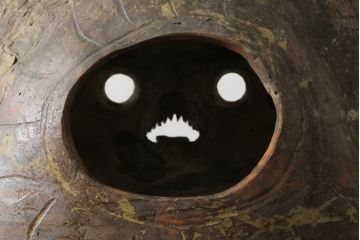 時代物　信楽焼　特大144cm　素朴な質感が味わい深い狸の置物(たぬき、タヌキ、オブジェ)(R-075842)