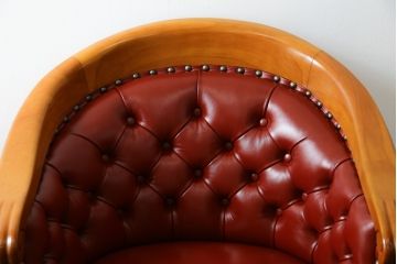 中古　美品　希少モデル　横浜クラシック家具　ダニエル(daniel)　本革(レザー)　クラシカルで高級感漂うデザインが魅力の回転デスクチェア(1P、1人掛け、アームチェア、回転イス)(定価約60万円)(R-075844)
