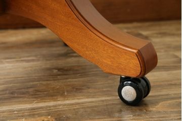 中古　美品　希少モデル　横浜クラシック家具　ダニエル(daniel)　本革(レザー)　クラシカルで高級感漂うデザインが魅力の回転デスクチェア(1P、1人掛け、アームチェア、回転イス)(定価約60万円)(R-075844)