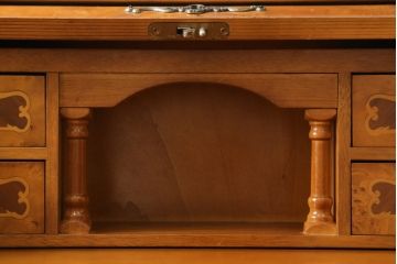 中古　象嵌(マーケットリー)入りのシリンダートップライティングビューロー(ワークデスク、簿記机、引き出し、在宅用、在宅ワーク用)(R-075846)