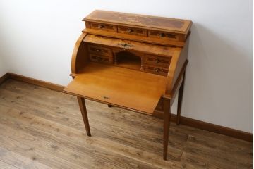 中古　象嵌(マーケットリー)入りのシリンダートップライティングビューロー(ワークデスク、簿記机、引き出し、在宅用、在宅ワーク用)(R-075846)