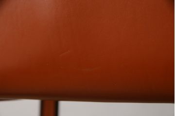 中古　Cassina(カッシーナ)　413　CAB(キャブ)　MARIO BELLINI(マリオベリーニ)　本革(レザー)　シンプルモダンな空間づくりに活躍するアームチェア(ダイニングチェア、椅子、イス)(定価約41万8千円)(R-075848)