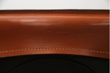 中古　Cassina(カッシーナ)　413　CAB(キャブ)　MARIO BELLINI(マリオベリーニ)　本革(レザー)　シンプルモダンな空間づくりに活躍するアームチェア(ダイニングチェア、椅子、イス)(定価約41万8千円)(R-075848)