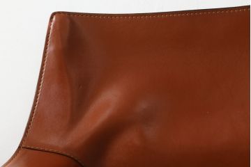 中古　Cassina(カッシーナ)　413　CAB(キャブ)　MARIO BELLINI(マリオベリーニ)　本革(レザー)　シンプルモダンな空間づくりに活躍するアームチェア(ダイニングチェア、椅子、イス)(定価約41万8千円)(R-075849)