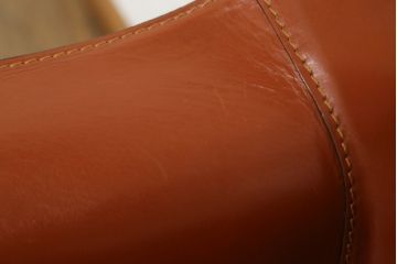 中古　Cassina(カッシーナ)　413　CAB(キャブ)　MARIO BELLINI(マリオベリーニ)　本革(レザー)　シンプルモダンな空間づくりに活躍するアームチェア(ダイニングチェア、椅子、イス)(定価約41万8千円)(R-075849)