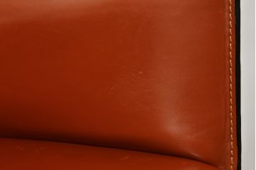 中古　Cassina(カッシーナ)　413　CAB(キャブ)　MARIO BELLINI(マリオベリーニ)　本革(レザー)　シンプルモダンな空間づくりに活躍するアームチェア(ダイニングチェア、椅子、イス)(定価約41万8千円)(R-075849)