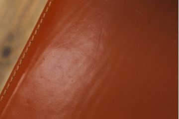 中古　Cassina(カッシーナ)　413　CAB(キャブ)　MARIO BELLINI(マリオベリーニ)　本革(レザー)　シンプルモダンな空間づくりに活躍するアームチェア(ダイニングチェア、椅子、イス)(定価約41万8千円)(R-075849)