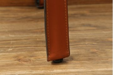 中古　Cassina(カッシーナ)　413　CAB(キャブ)　MARIO BELLINI(マリオベリーニ)　本革(レザー)　シンプルモダンな空間づくりに活躍するアームチェア(ダイニングチェア、椅子、イス)(定価約41万8千円)(R-075849)