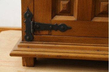 中古　スペイン製　チーク材　彫刻の陰影が美しいビューローブックケース　(R-075851)