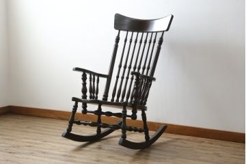 中古　美品　希少な廃番品　松本民芸家具　木の味わいと職人の技が楽しめる304F型ロッキングチェア(板座チェア、アームチェア、イス、揺り椅子)(R-075852)