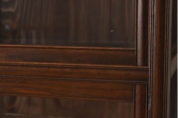 和製アンティーク　大正ロマン　桑材　当時物のガラスがレトロな雰囲気を醸し出す小振りな三面ガラスケース(ショーケース、収納棚、陳列棚)(R-075853)