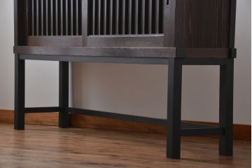 和製アンティーク　当店リメイク　六尺　使い込まれた風合いが魅力的な脚付き水屋箪笥サイドボード(サイドキャビネット、収納棚、戸棚)(R-075855)