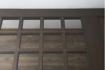 和製アンティーク　明治大正期　当店リメイク　和モダンな空間づくりイ活躍する収納棚付き蔵戸テーブル(4人掛けダイニングテーブル、食卓)(R-075856)