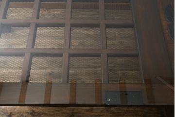 和製アンティーク　明治大正期　当店リメイク　和モダンな空間づくりイ活躍する収納棚付き蔵戸テーブル(4人掛けダイニングテーブル、食卓)(R-075856)