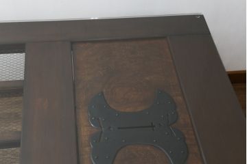 和製アンティーク　明治大正期　当店リメイク　和モダンな空間づくりイ活躍する収納棚付き蔵戸テーブル(4人掛けダイニングテーブル、食卓)(R-075856)