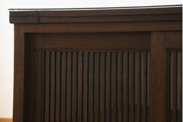 和製アンティーク　明治大正期　当店リメイク　和モダンな空間づくりイ活躍する収納棚付き蔵戸テーブル(4人掛けダイニングテーブル、食卓)(R-075856)
