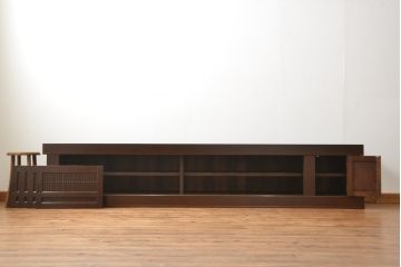 和製アンティーク　 特大!!　和モダンな空間にも馴染む九尺幅の重厚な水屋箪笥ローボード(テレビボード、テレビ台、リビングボード、サイドボード、収納棚、戸棚)(R-075857)