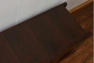 和製アンティーク　 特大!!　和モダンな空間にも馴染む九尺幅の重厚な水屋箪笥ローボード(テレビボード、テレビ台、リビングボード、サイドボード、収納棚、戸棚)(R-075857)