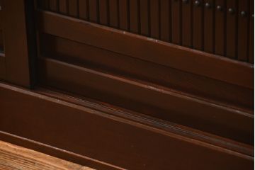 和製アンティーク　 特大!!　和モダンな空間にも馴染む九尺幅の重厚な水屋箪笥ローボード(テレビボード、テレビ台、リビングボード、サイドボード、収納棚、戸棚)(R-075857)