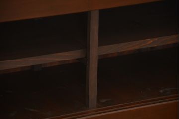 和製アンティーク　 特大!!　和モダンな空間にも馴染む九尺幅の重厚な水屋箪笥ローボード(テレビボード、テレビ台、リビングボード、サイドボード、収納棚、戸棚)(R-075857)