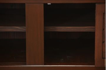 和製アンティーク　 特大!!　和モダンな空間にも馴染む九尺幅の重厚な水屋箪笥ローボード(テレビボード、テレビ台、リビングボード、サイドボード、収納棚、戸棚)(R-075857)