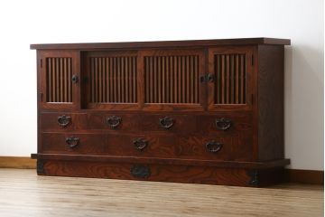 中古　美品　伝統民芸家具　迫力のある杢目が魅力的な岩谷堂箪笥サイドボード(引き出し、収納棚、戸棚、サイドキャビネット)(R-075864)