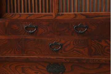 中古　美品　伝統民芸家具　迫力のある杢目が魅力的な岩谷堂箪笥サイドボード(引き出し、収納棚、戸棚、サイドキャビネット)(R-075864)