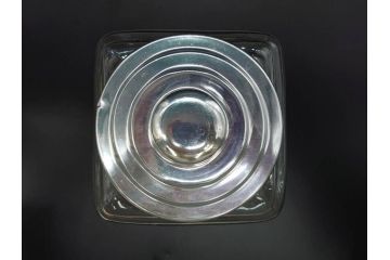 アンティーク雑貨　当時物　デッドストック　アルミ蓋　レトロな雰囲気を醸し出すガラス瓶3個セット(角型、角瓶、キャニスター、ガラスビン、菓子瓶、硝子、フタ付き)(R-075866)