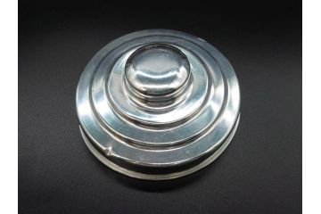 アンティーク雑貨　当時物　デッドストック　アルミ蓋　レトロな雰囲気を醸し出すガラス瓶3個セット(角型、角瓶、キャニスター、ガラスビン、菓子瓶、硝子、フタ付き)(R-075866)