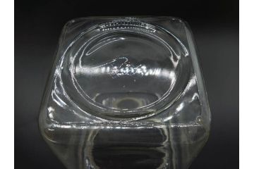 アンティーク雑貨　当時物　デッドストック　アルミ蓋　レトロな雰囲気を醸し出すガラス瓶3個セット(角型、角瓶、キャニスター、ガラスビン、菓子瓶、硝子、フタ付き)(R-075866)
