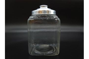アンティーク雑貨　当時物　デッドストック　アルミ蓋　レトロな雰囲気を醸し出すガラス瓶3個セット(角型、角瓶、キャニスター、ガラスビン、菓子瓶、硝子、フタ付き)(R-075866)