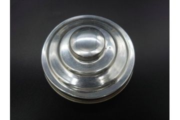 アンティーク雑貨　当時物　デッドストック　アルミ蓋　レトロな雰囲気を醸し出すガラス瓶3個セット(角型、角瓶、キャニスター、ガラスビン、菓子瓶、硝子、フタ付き)(R-075866)