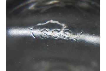 アンティーク雑貨　当時物　デッドストック　アルミ蓋　レトロな雰囲気を醸し出すガラス瓶3個セット(角型、角瓶、キャニスター、ガラスビン、菓子瓶、硝子、フタ付き)(R-075866)