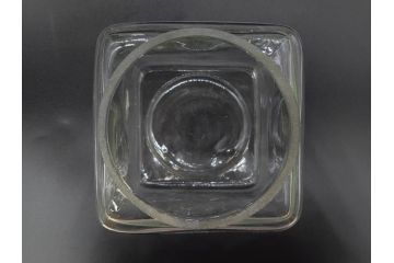 アンティーク雑貨　当時物　デッドストック　アルミ蓋　レトロな雰囲気を醸し出すガラス瓶3個セット(角型、角瓶、キャニスター、ガラスビン、菓子瓶、硝子、フタ付き)(R-075866)