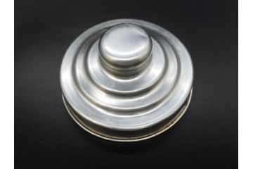 アンティーク雑貨　当時物　デッドストック　アルミ蓋　レトロな雰囲気を醸し出すガラス瓶3個セット(角型、角瓶、キャニスター、ガラスビン、菓子瓶、硝子、フタ付き)(R-075867)
