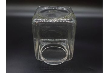 アンティーク雑貨　当時物　デッドストック　アルミ蓋　レトロな雰囲気を醸し出すガラス瓶3個セット(角型、角瓶、キャニスター、ガラスビン、菓子瓶、硝子、フタ付き)(R-075867)