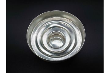 アンティーク雑貨　当時物　デッドストック　アルミ蓋　レトロな雰囲気を醸し出すガラス瓶3個セット(角型、角瓶、キャニスター、ガラスビン、菓子瓶、硝子、フタ付き)(R-075867)