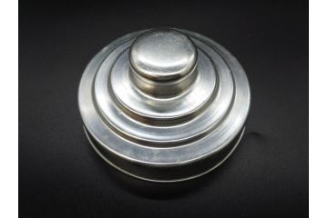 アンティーク雑貨　当時物　デッドストック　アルミ蓋　レトロな雰囲気を醸し出すガラス瓶3個セット(角型、角瓶、キャニスター、ガラスビン、菓子瓶、硝子、フタ付き)(R-075867)