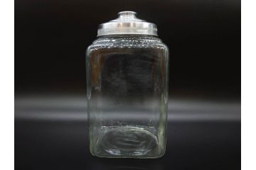 アンティーク雑貨　当時物　デッドストック　アルミ蓋　大・中・小　お洒落なディスプレイが叶うレトロなガラス瓶3個セット(角型、角瓶、キャニスター、ガラスビン、菓子瓶、硝子、フタ付き)(R-075868)