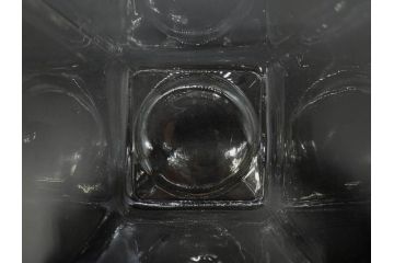 アンティーク雑貨　当時物　デッドストック　アルミ蓋　レトロな雰囲気を醸し出すガラス瓶3個セット(角型、角瓶、キャニスター、ガラスビン、菓子瓶、硝子、フタ付き)(R-075869)