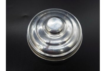 アンティーク雑貨　当時物　デッドストック　アルミ蓋　レトロな雰囲気を醸し出すガラス瓶3個セット(角型、角瓶、キャニスター、ガラスビン、菓子瓶、硝子、フタ付き)(R-075869)