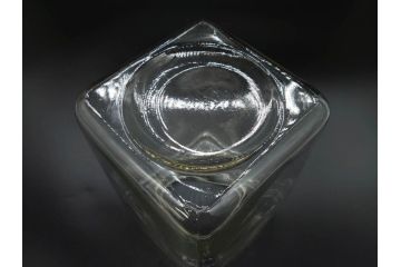 アンティーク雑貨　当時物　デッドストック　アルミ蓋　レトロな雰囲気を醸し出すガラス瓶3個セット(角型、角瓶、キャニスター、ガラスビン、菓子瓶、硝子、フタ付き)(R-075869)