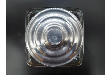 アンティーク雑貨　当時物　デッドストック　アルミ蓋　レトロな雰囲気を醸し出すガラス瓶3個セット(角型、角瓶、キャニスター、ガラスビン、菓子瓶、硝子、フタ付き)(R-075869)