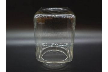 アンティーク雑貨　当時物　デッドストック　アルミ蓋　レトロな雰囲気を醸し出すガラス瓶3個セット(角型、角瓶、キャニスター、ガラスビン、菓子瓶、硝子、フタ付き)(R-075869)