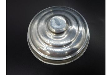 アンティーク雑貨　当時物　デッドストック　アルミ蓋　レトロな雰囲気を醸し出すガラス瓶3個セット(角型、角瓶、キャニスター、ガラスビン、菓子瓶、硝子、フタ付き)(R-075869)