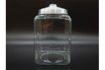 アンティーク雑貨　当時物　デッドストック　アルミ蓋　レトロな雰囲気を醸し出すガラス瓶3個セット(角型、角瓶、キャニスター、ガラスビン、菓子瓶、硝子、フタ付き)(R-075870)