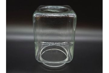 アンティーク雑貨　当時物　デッドストック　アルミ蓋　レトロな雰囲気を醸し出すガラス瓶3個セット(角型、角瓶、キャニスター、ガラスビン、菓子瓶、硝子、フタ付き)(R-075870)