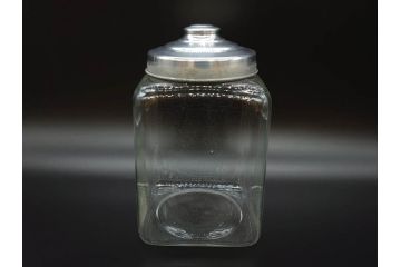 アンティーク雑貨　当時物　デッドストック　アルミ蓋　大・小　お洒落なディスプレイが叶うレトロなガラス瓶2個セット(角型、角瓶、キャニスター、ガラスビン、菓子瓶、硝子、フタ付き)(R-075871)