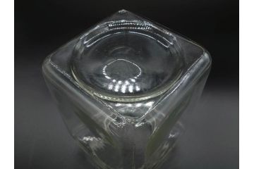 アンティーク雑貨　当時物　デッドストック　アルミ蓋　大・小　お洒落なディスプレイが叶うレトロなガラス瓶2個セット(角型、角瓶、キャニスター、ガラスビン、菓子瓶、硝子、フタ付き)(R-075871)